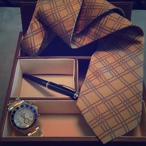 Popular tartan plaid on gold CK